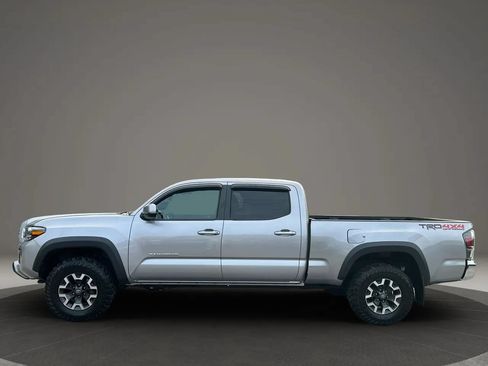 Used 2021 Toyota Tacoma TRD Off-Road AWD/4WD image 8