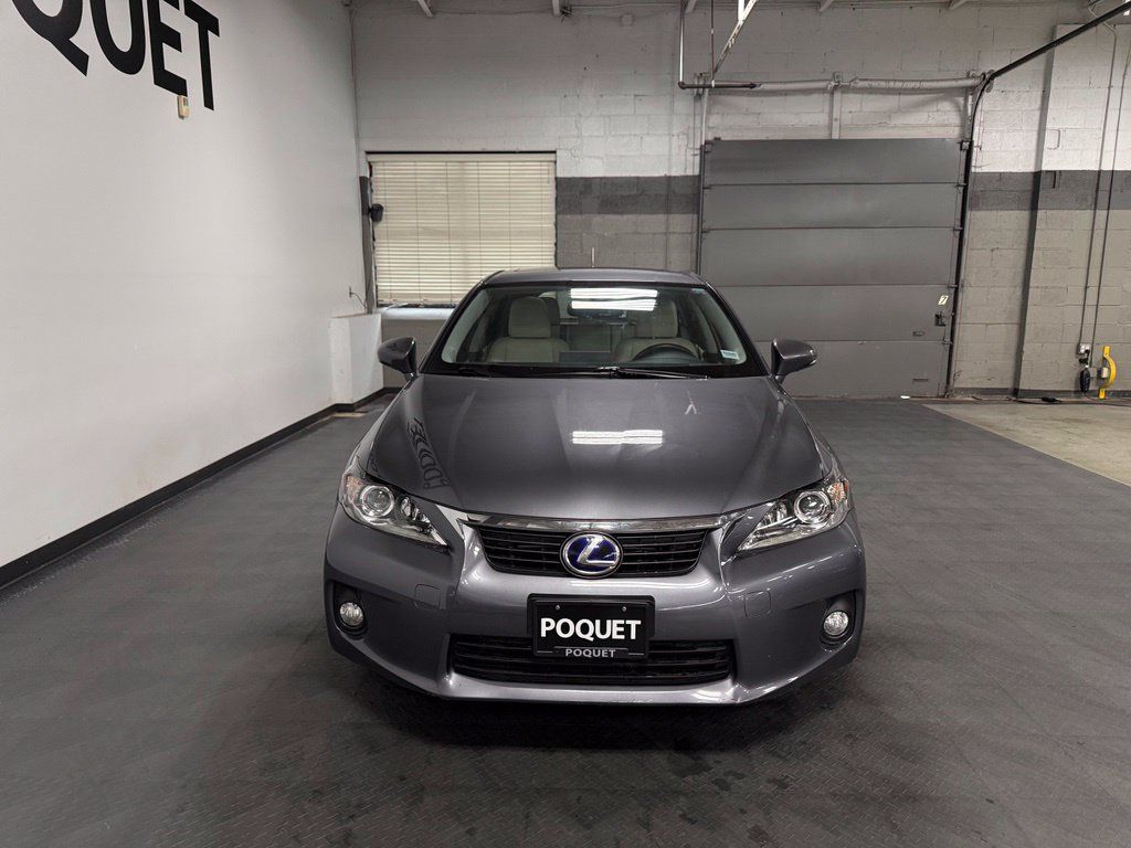 Used 2013 Lexus CT 200h w/ Premium Pkg w/Navigation FWD image 3