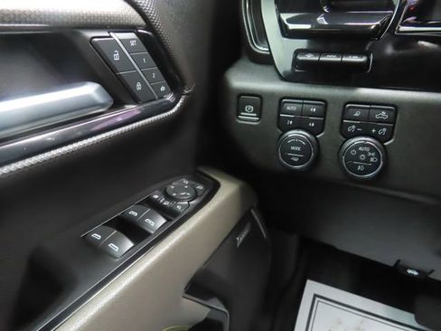 Used 2024 Chevrolet Silverado 2500 ZR2 w/ Technology Package AWD/4WD image 33