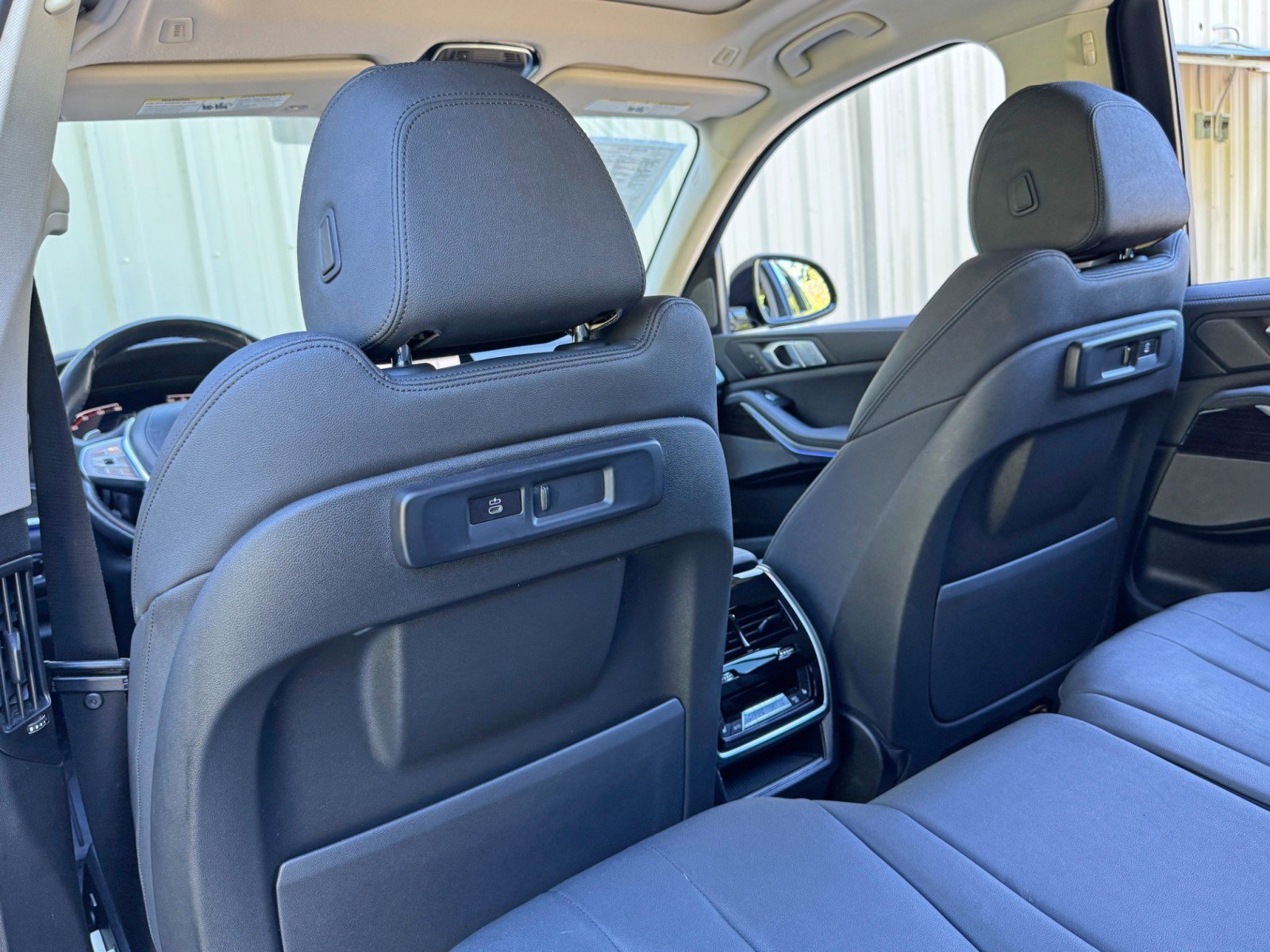 Used 2021 BMW X7 xDrive40i w/ Premium Package AWD/4WD image 34