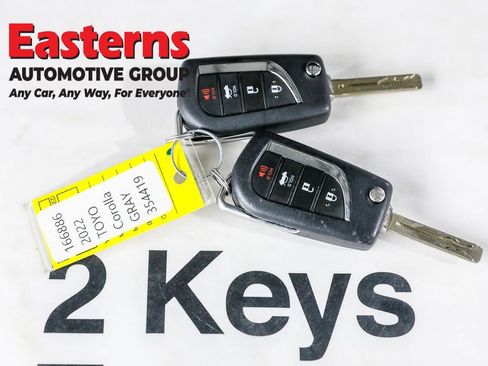 Used 2022 Toyota Corolla LE image 31