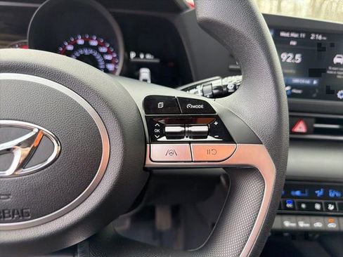 Certified 2023 Hyundai Elantra SEL image 20