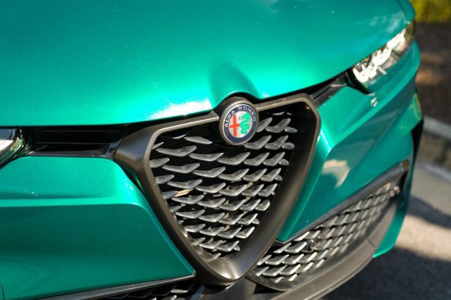Used 2024 Alfa Romeo Tonale Veloce w/ Premium Interior Package AWD/4WD image 16