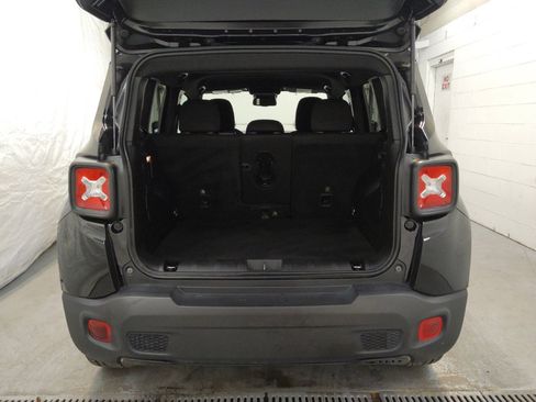 Used 2022 Jeep Renegade Altitude w/ Convenience Group image 29