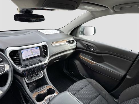 Used 2023 GMC Acadia SLE w/ Driver Convenience Package image 24