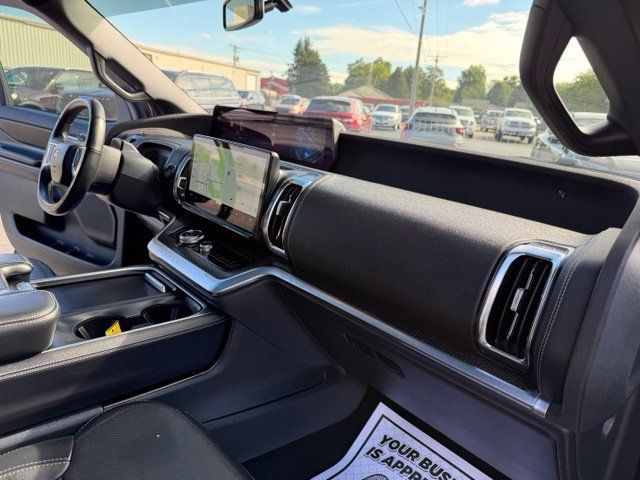 Used 2025 Ford Expedition Platinum w/ Stealth Performance Package AWD/4WD image 39