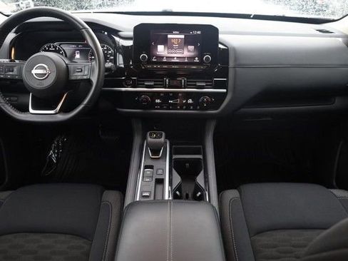 Certified 2025 Nissan Pathfinder SV FWD image 24