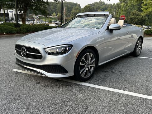 Used 2023 Mercedes-Benz E 450 Cabriolet image 3