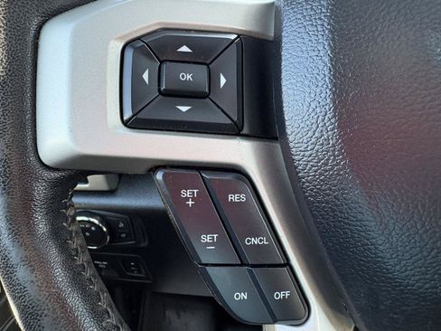 Used 2019 Ford F150 Lariat w/ Equipment Group 502A Luxury AWD/4WD image 15