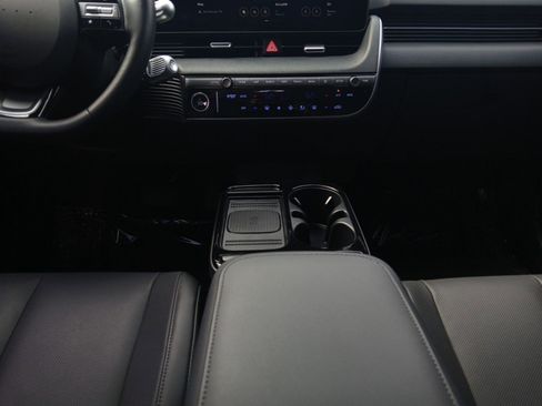 Used 2025 Hyundai Ioniq 5 SEL image 11