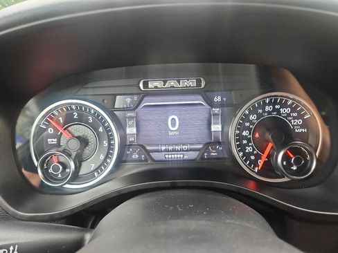 Used 2019 RAM 1500 Big Horn AWD/4WD image 11