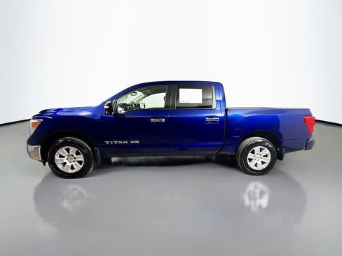 Used 2018 Nissan Titan SV w/ SV Convenience Package image 4