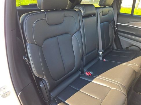 Used 2024 Jeep Grand Cherokee Limited 4xe AWD/4WD image 9