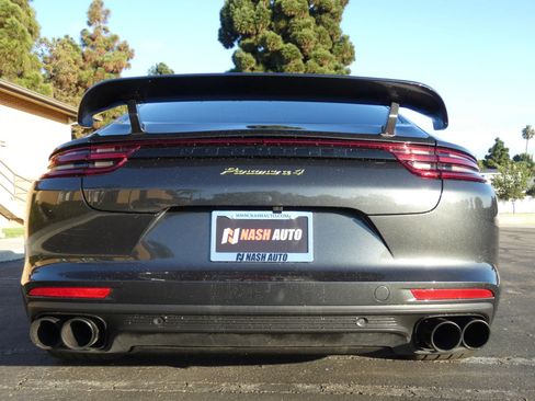 Used 2018 Porsche Panamera 4 image 10