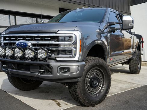 Used 2024 Ford F250 Platinum w/ Tremor Off-Road Package image 3