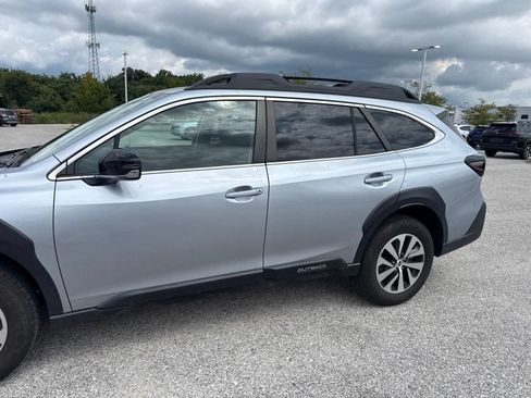 Certified 2024 Subaru Outback Premium AWD/4WD image 10