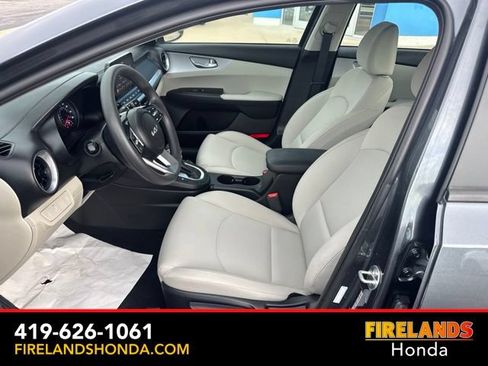 Used 2023 Kia Forte LXS w/ LXS Technology Package FWD image 14