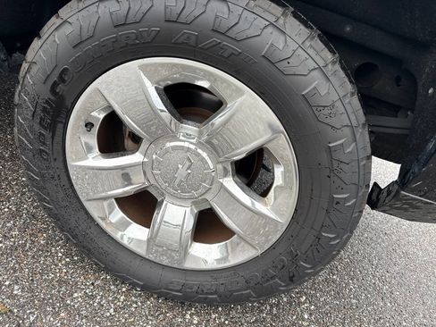 Used 2017 Chevrolet Silverado 1500 LTZ Z71 w/ LTZ Plus Package AWD/4WD image 8