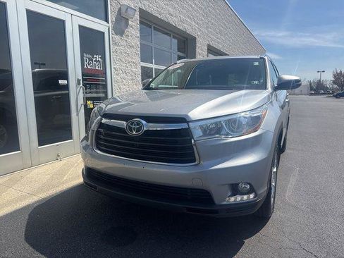 Certified 2016 Toyota Highlander Limited w/ Driver Technology Package image 2