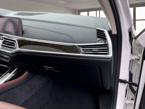 Used 2019 BMW X7 xDrive50i w/ Premium Package image 26