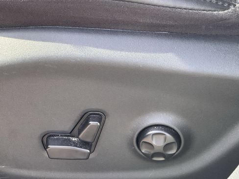 Used 2020 Jeep Cherokee Limited image 7