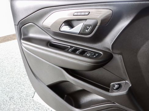 Used 2024 GMC Terrain SLT AWD/4WD image 21