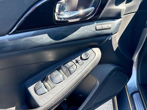 Used 2022 Nissan Maxima Platinum w/ Sport Mat Group FWD image 18