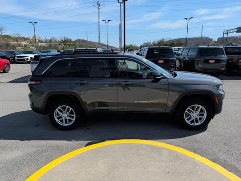 New 2025 Jeep Grand Cherokee Laredo X w/ Luxury Tech Group I image 5