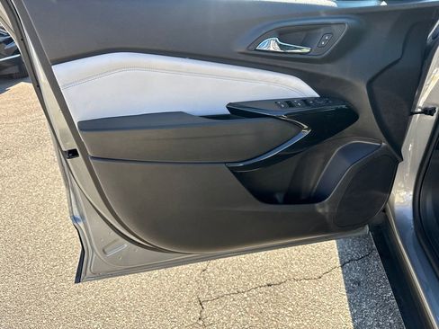 Certified 2025 Chevrolet Trax LT w/ LT Convenience Package image 11