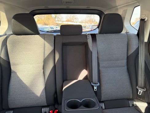 Used 2021 Nissan Rogue SV image 35