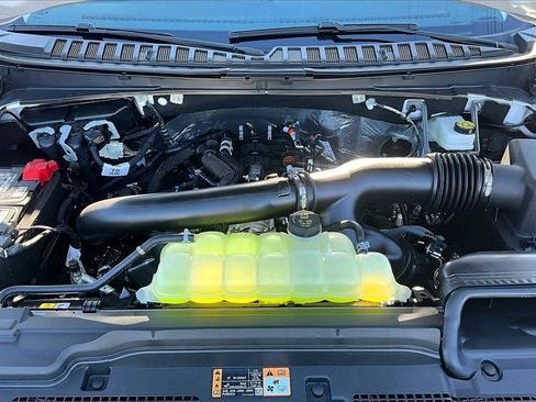 New 2025 Ford Expedition Active image 12