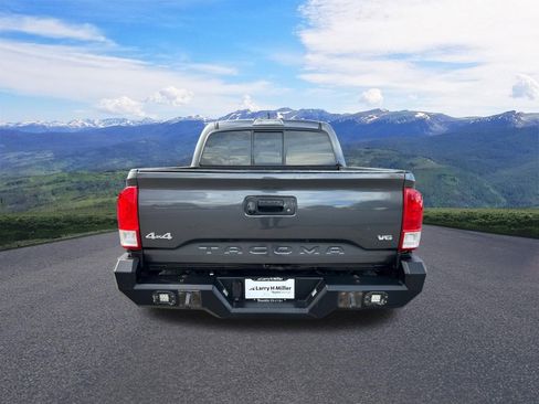 Used 2017 Toyota Tacoma SR w/ Tow Package AWD/4WD image 4