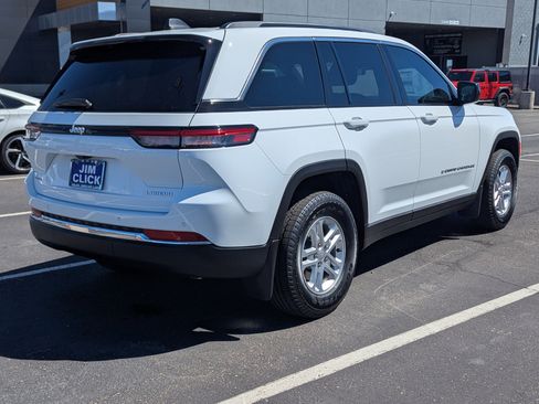 New 2025 Jeep Grand Cherokee Laredo w/ Luxury Tech Group I image 2