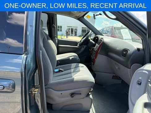 Used 2005 Chrysler Town & Country LX w/ Popular Equipment Group II FWD image 15