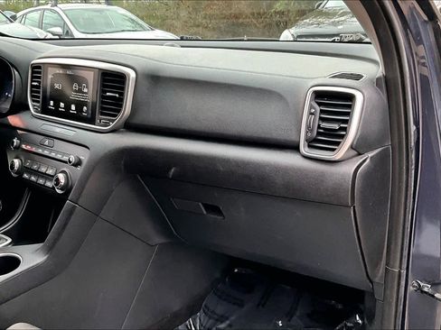 Used 2020 Kia Sportage LX image 16