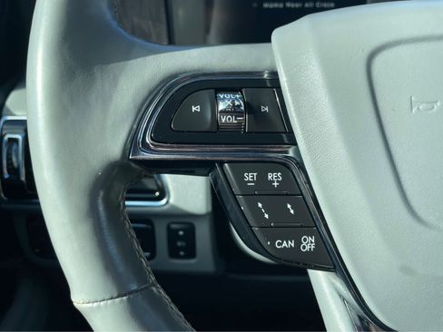 Used 2018 Lincoln Navigator Reserve w/ Technology Package image 18