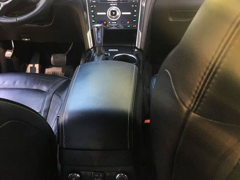 Used 2017 Ford Explorer Platinum AWD/4WD image 24