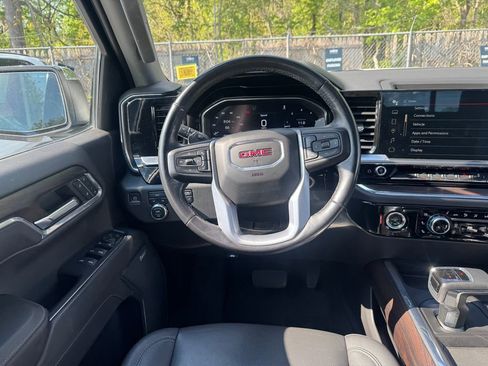 Used 2023 GMC Sierra 1500 SLT w/ SLT Convenience Package AWD/4WD image 16