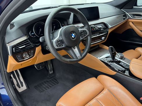 Used 2019 BMW 530i xDrive w/ M Sport Package AWD/4WD image 4