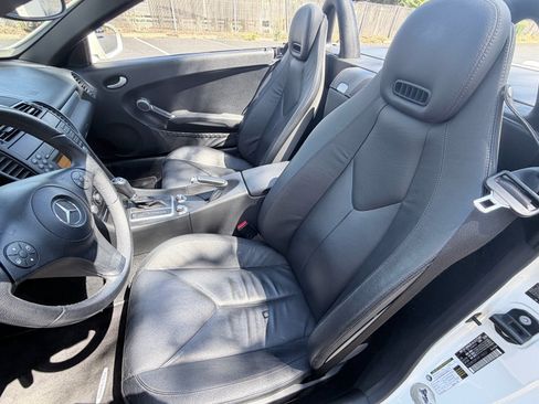 Used 2009 Mercedes-Benz SLK 350 image 11