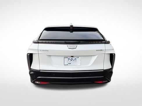 Used 2024 Cadillac Lyriq Luxury w/ LPO, Floor Liner Package AWD/4WD image 8