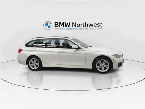 Used 2019 BMW 330i xDrive Wagon w/ Premium Package AWD/4WD image 5