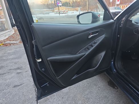 Used 2018 Toyota Yaris iA image 15