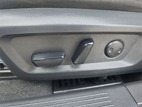 Certified 2022 Nissan Rogue SV image 12