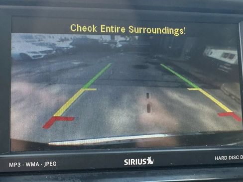 Used 2011 Chrysler Town & Country Touring-L w/ Driver Convenience Group FWD image 19