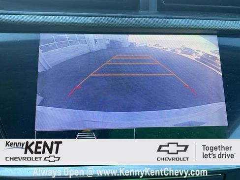 Used 2021 Buick Encore GX Select w/ Sport Touring Package image 2