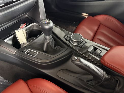 Used 2015 BMW M4 Convertible image 12
