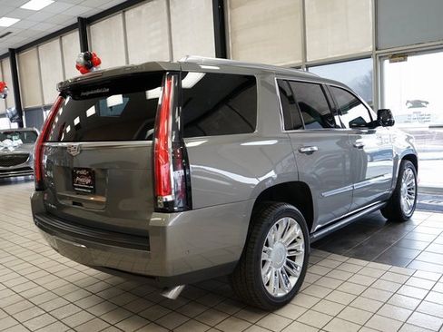 Used 2017 Cadillac Escalade Platinum image 21