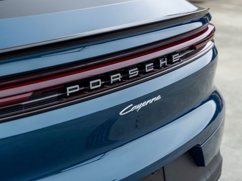New 2026 Porsche Cayenne Coupe image 19