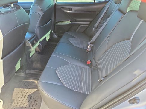 Used 2022 Toyota Camry SE image 15
